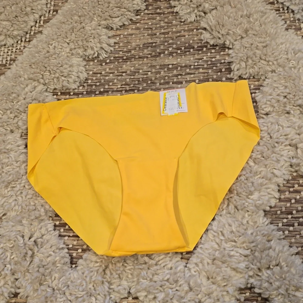 ❤️10/$10 New yellow seamless underwear